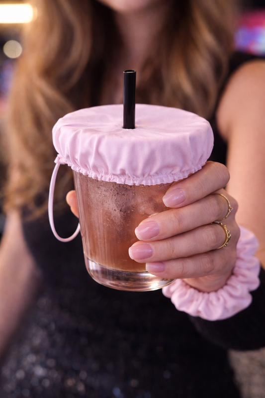 SipAngel - Scrunchie Armband mit integriertem Drink-Schutz